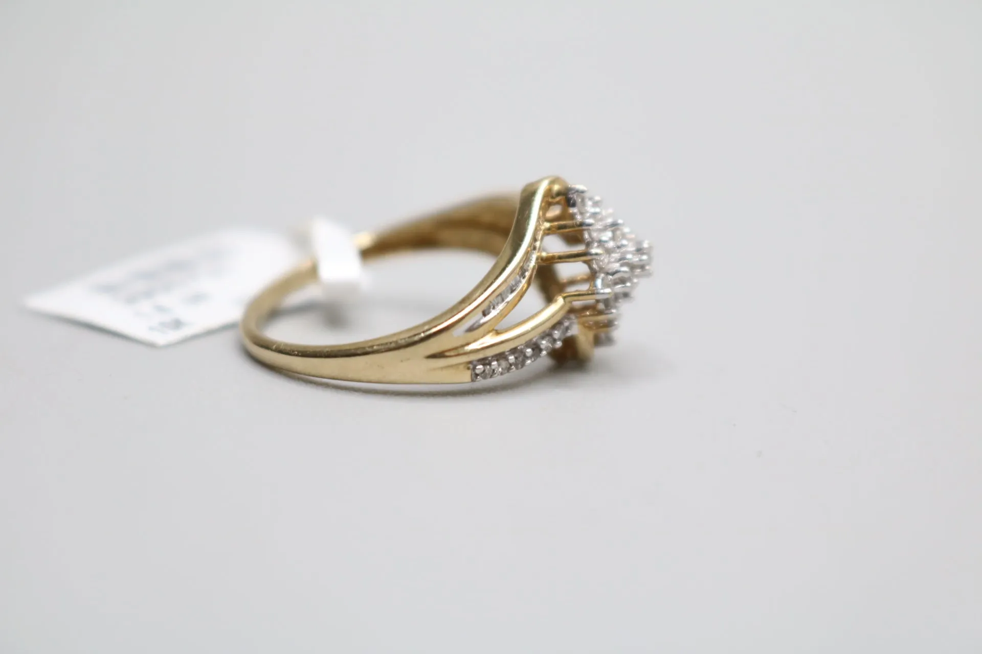 10K Yellow Gold 0.50 CTW Diamond Cluster Cocktail Ring (Size 7)