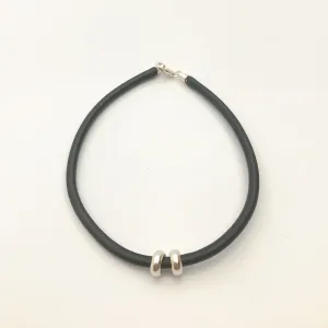 7.5” 3.0mm Black Leather Bracelet with stopper. (5012213075L2)