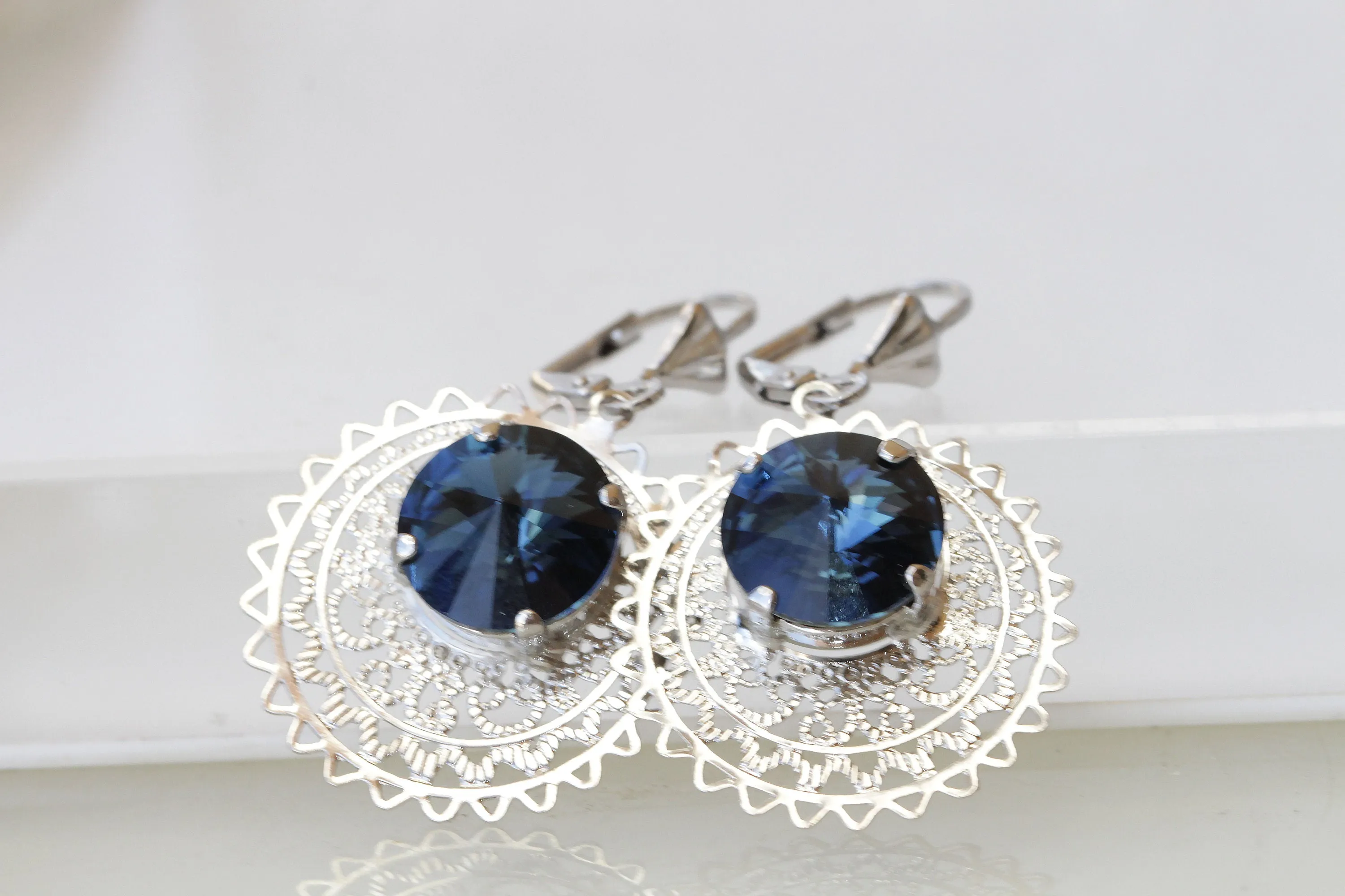 BLUE NAVY Dangle EARRINGS