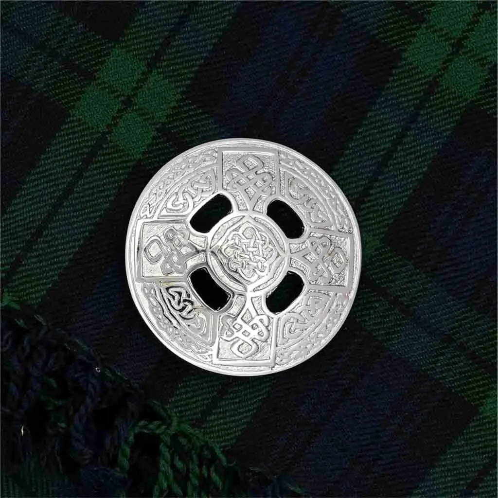 Celtic Knot Fly Plaid Brooch Silver