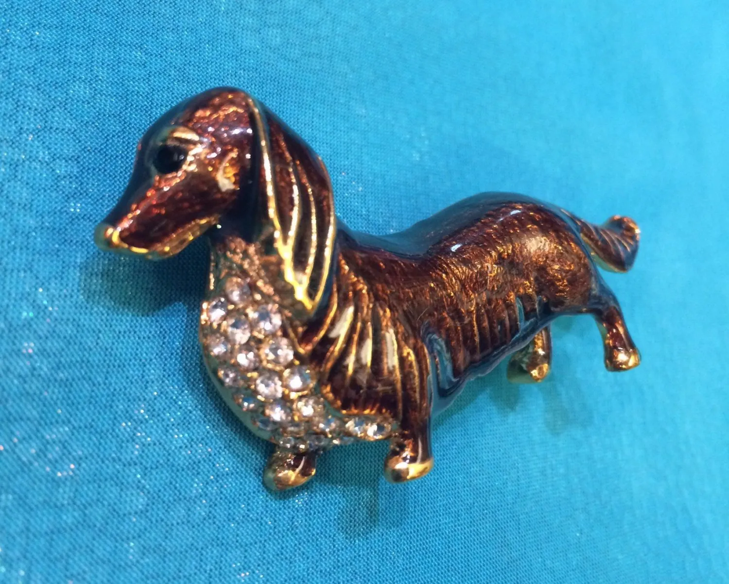 Dachschund Sausage Dog brooch in Brown enamel