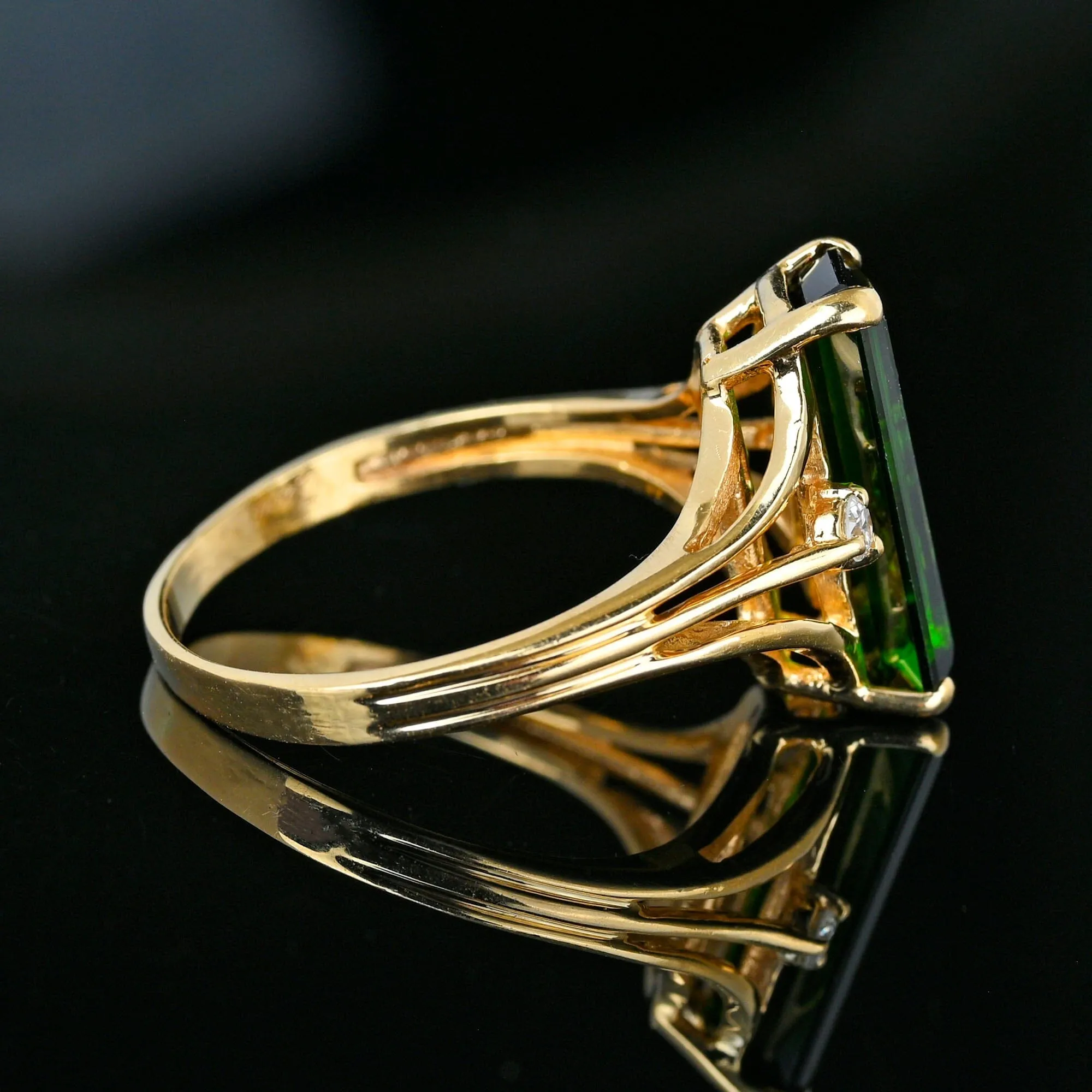 Vintage Diamond 3.75 Carat Green Tourmaline Ring in 14K Gold